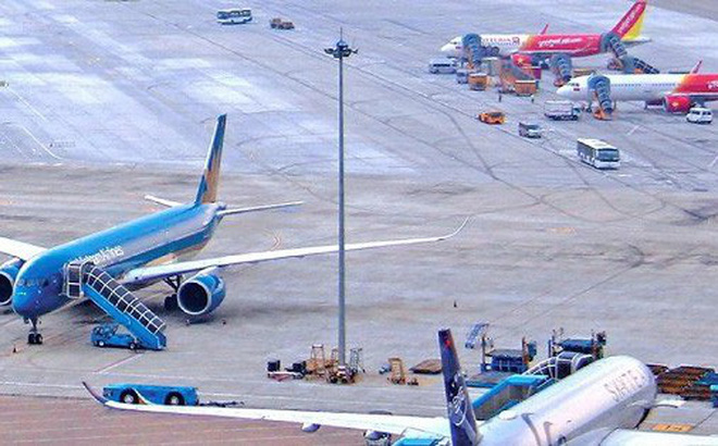 Nội Bài, Tân Sơn Nhất và các cảng hàng không lớn khác đang bị quá tải về điểm đỗ tàu bay.