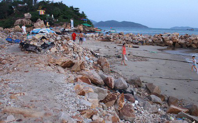 Chủ đầu tư dự án Nha Trang Sao đổ đá lấn biển Nha Trang