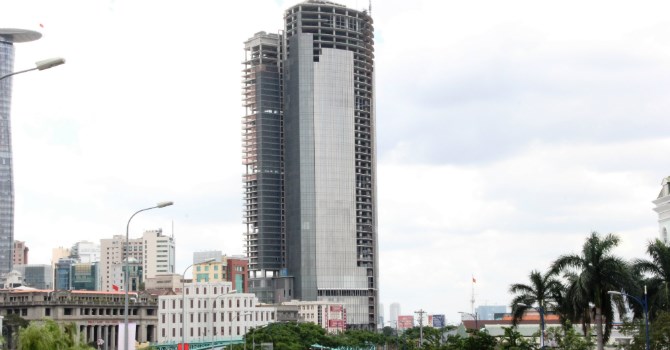 Tòa nhà Saigon One Tower cao thứ 3 tại TP.HCM nhưng mang nhiều tai tiếng liên quan đến các phần vốn góp (Ảnh: Ngôn Dân).
