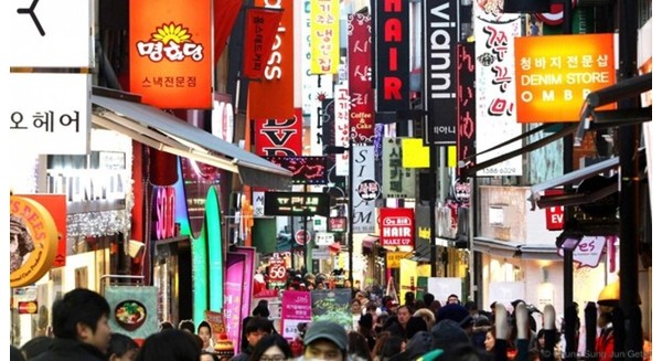 Seoul được biết đến là nơi mua sắm nhộn nhịp.