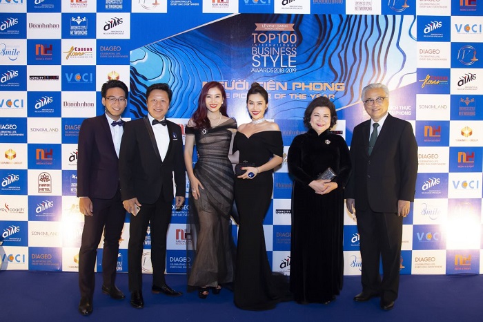 Á hậu Thu Hương –Trưởng BTC cùng những khách mời tại sự kiện