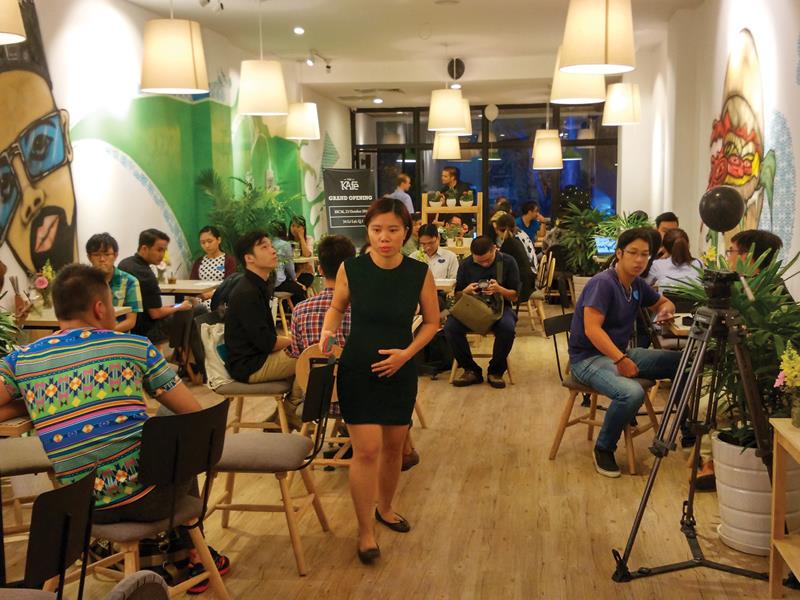 Trong vòng 3 tháng tới, The KAfe dự kiến mở 26 cửa hàng ở TP.HCM và Hà Nội, riêng TP.HCM sẽ khoảng 8-10 cửa hàng.