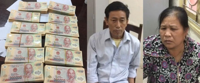 Hai đối tượng Nguyễn Thị Xinh và Trần Văn Bình cùng số tiền giả bị thu giữ