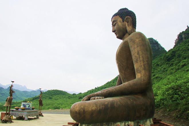 Phật khổng lồ nặng tới 200 tấn