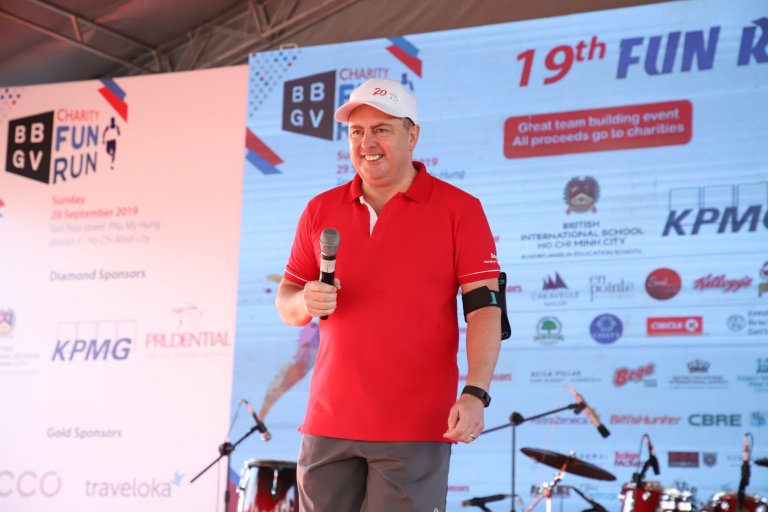 Ông Clive Baker, Tổng Giám đốc Prudential Việt Nam phát biểu tại sự kiện Fun Run 2019
