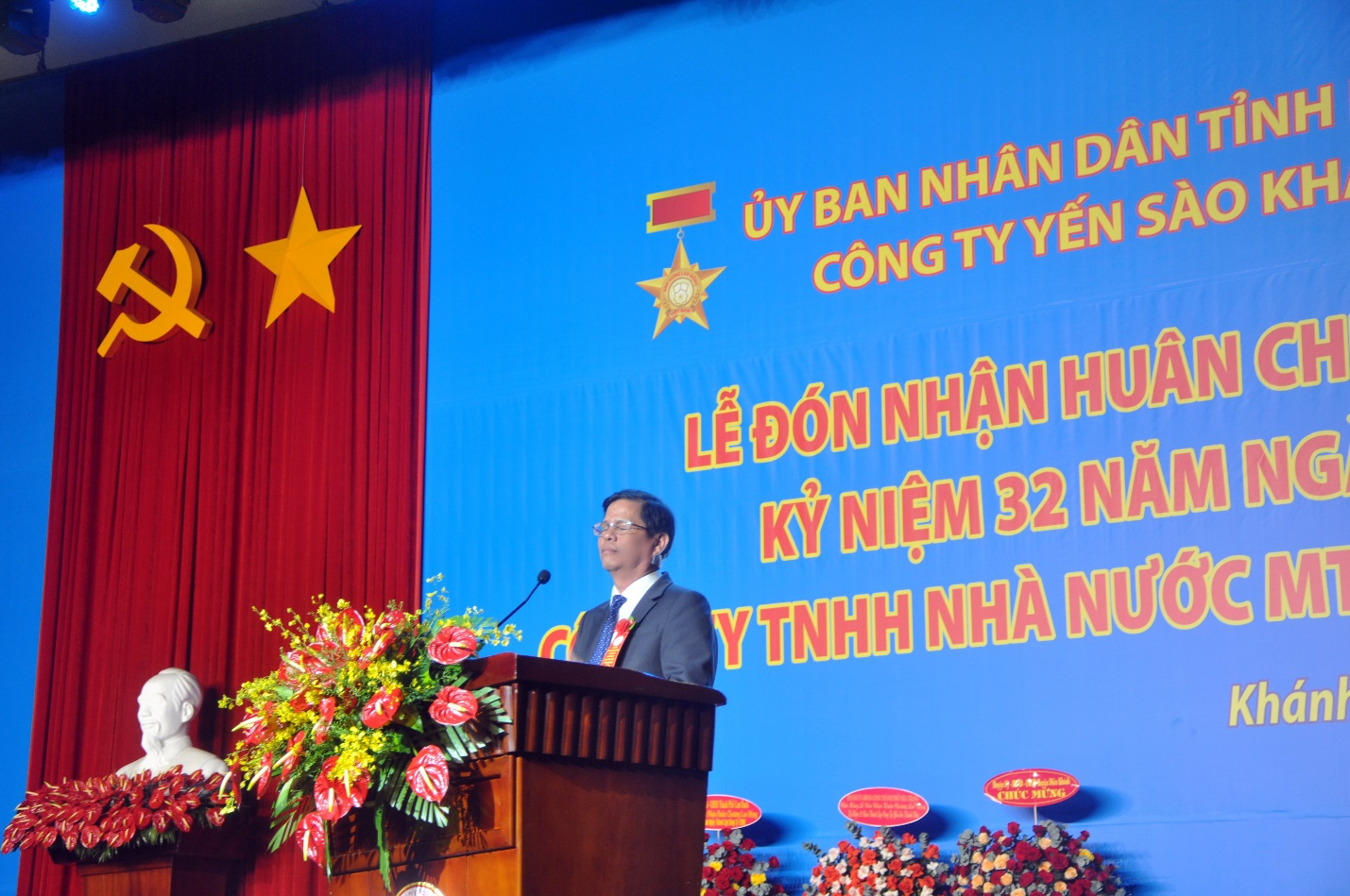  Ông Nguyễn Tấn Tuân - Phó Bí thư Tỉnh ủy, Chủ tịch UBND tỉnh Khánh Hòa phát biểu tại Lễ Kỷ niệm