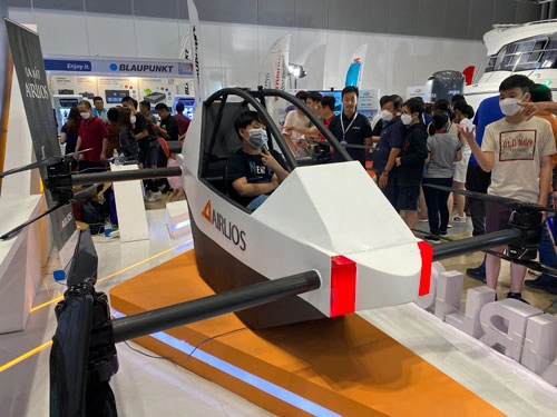 Thiết bị bay cá nhân được giới thiệu tại Triển lãm Vietnam Motor Show 2022 ở TP HCM tháng 10-2022
