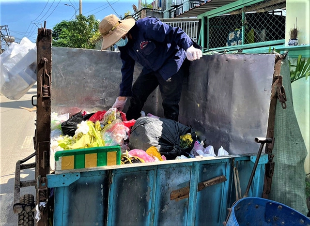 Trung bình mỗi năm, Việt Nam thải ra khoảng 25 triệu tấn rác thải sinh hoạt. (Ảnh: NLĐ)