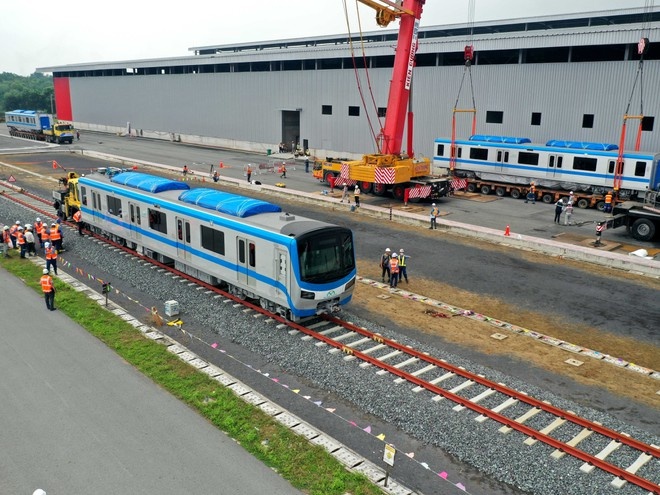 Nhiều hạng mục đang được nỗ lực đẩy nhanh tiến độ để tiến hành chạy thử nghiệm một đoạn tuyến metro số 1 (tuyến Bến Thành - Suối Tiên) ở Depot Long Bình ĐỘC LẬP