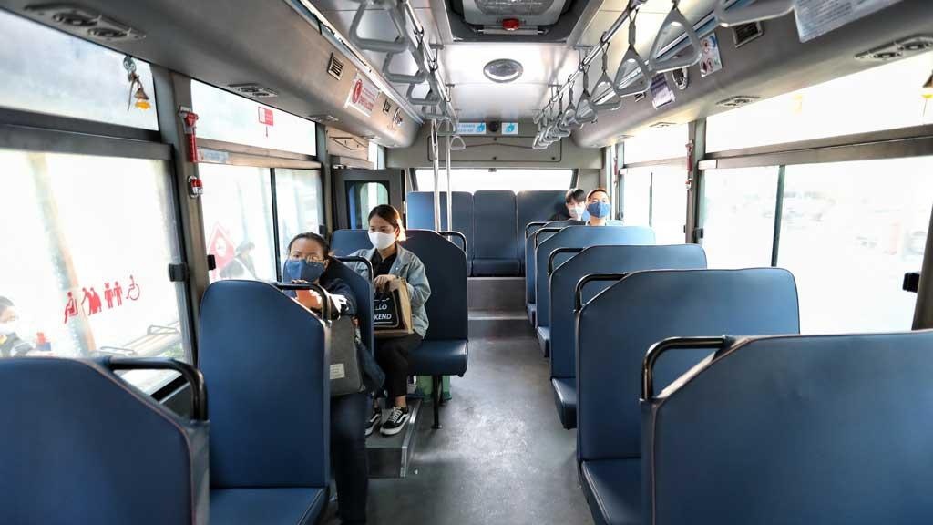 Trong khi xe cá nhân ngày càng tăng mạnh thì lượng hành khách đi xe buýt lại có chiều hướng giảm dần theo từng năm