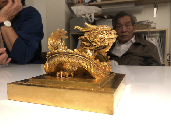 Ấn vàng "Hoàng đế chi bảo" có nhiều nét tương đồng với hai ấn vàng "Sắc mệnh chi bảo" và "Hoàng đế tôn thân chi bảo" hiện đang lưu giữ tại Bảo tàng Lịch sử quốc gia Việt Nam - Ảnh: Cục Di sản văn hóa
