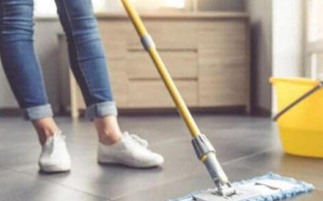 Sinh ra ở vạch đích nhưng cô gái trẻ vẫn chọn khởi nghiệp như người nghèo, nhận việc từ đi dọn vệ sinh đến bán bánh mỳ