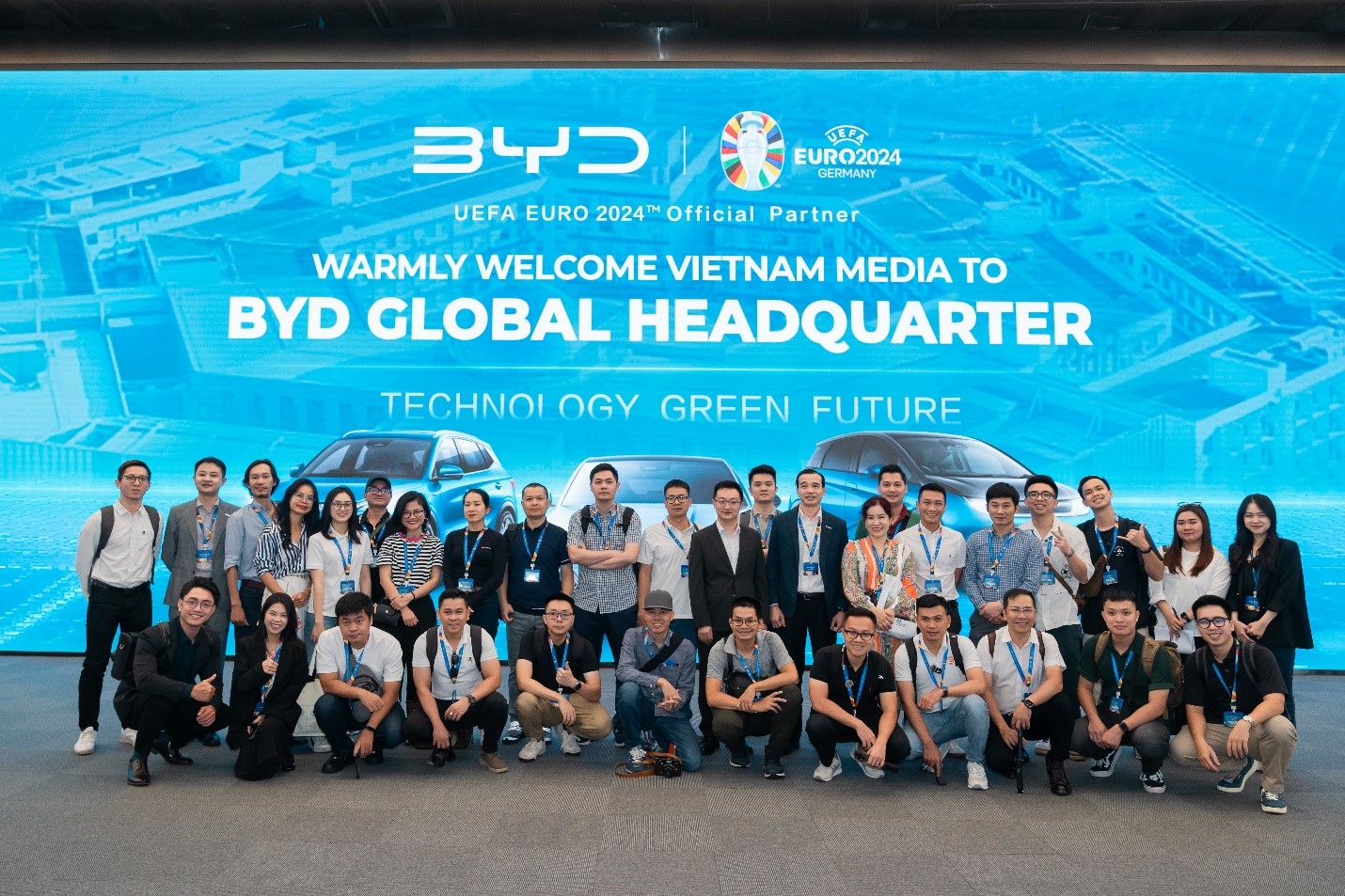 BYD chào đón truyền thông Việt Nam lần đầu tiên tới thăm trụ sở chính tại Thâm Quyến, Quảng Đông, Trung Quốc