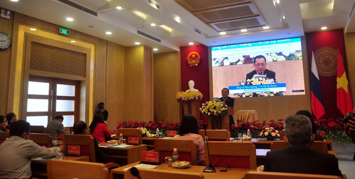 Ông Lê Hữu Hoàng - Phó Chủ tịch thường trực UBND tỉnh Khánh Hòa phát biểu tại hội thảo