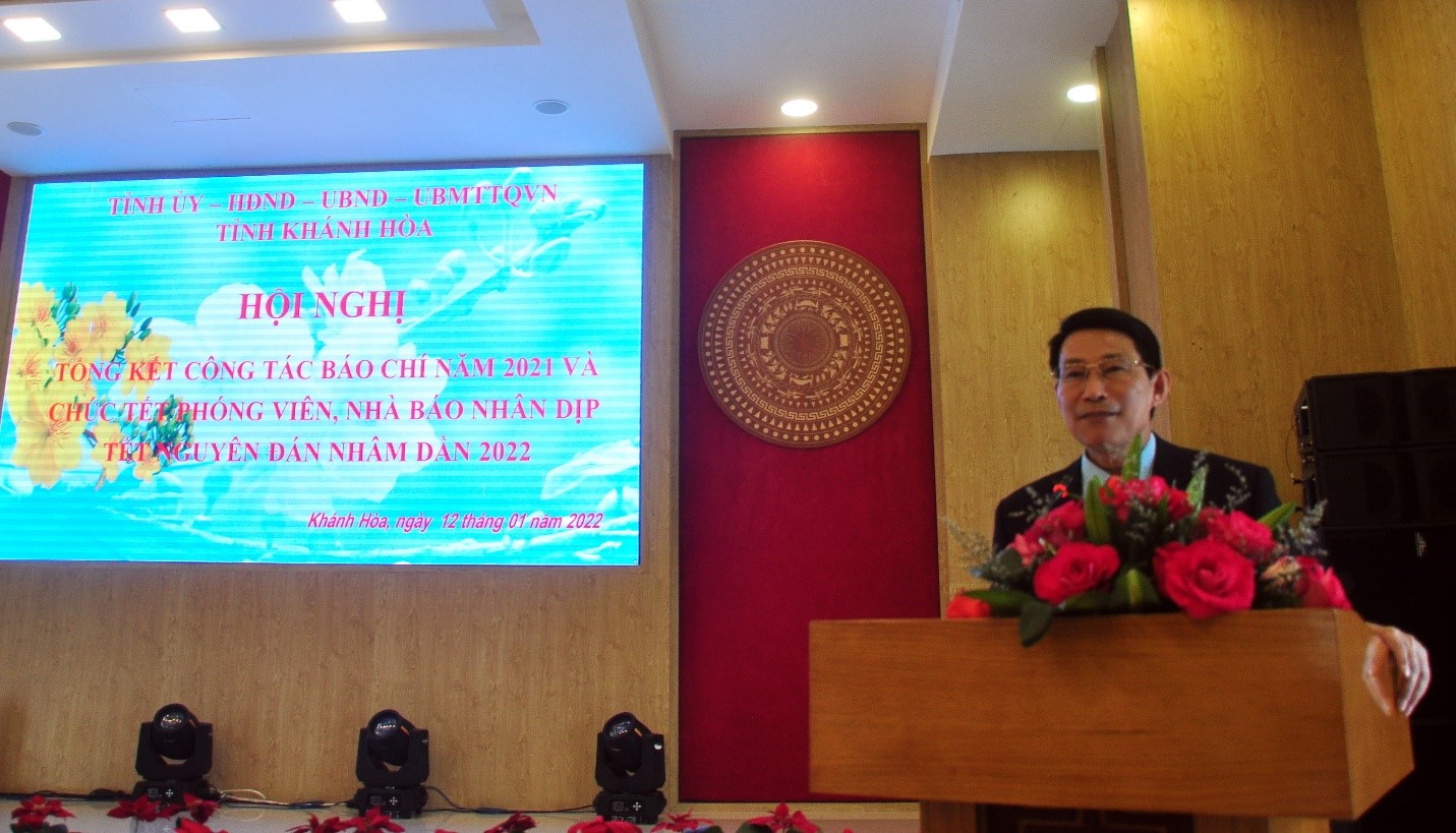 Ông Đinh Văn Thiệu Phó Chủ Tịch UBND Tỉnh Khánh Hòa phát biểu tại Hội Nghị.