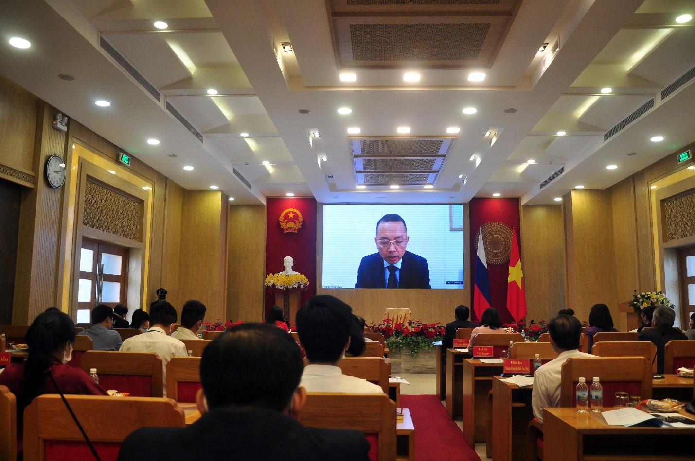 Tham tán Đại Sứ Quán Việt Nam tại Liên Bang Nga tham dự trực tuyến