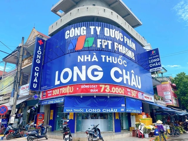  Mỗi nhà thuốc Long Châu kiếm được 1,4-1,5 tỷ đồng/ tháng.