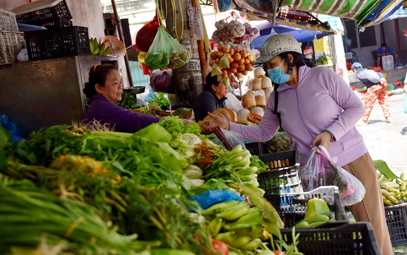Giá nhiều mặt hàng rau củ quả cũng đang ở mức cao so với những tháng trước - Ảnh: NGỌC PHƯỢNG