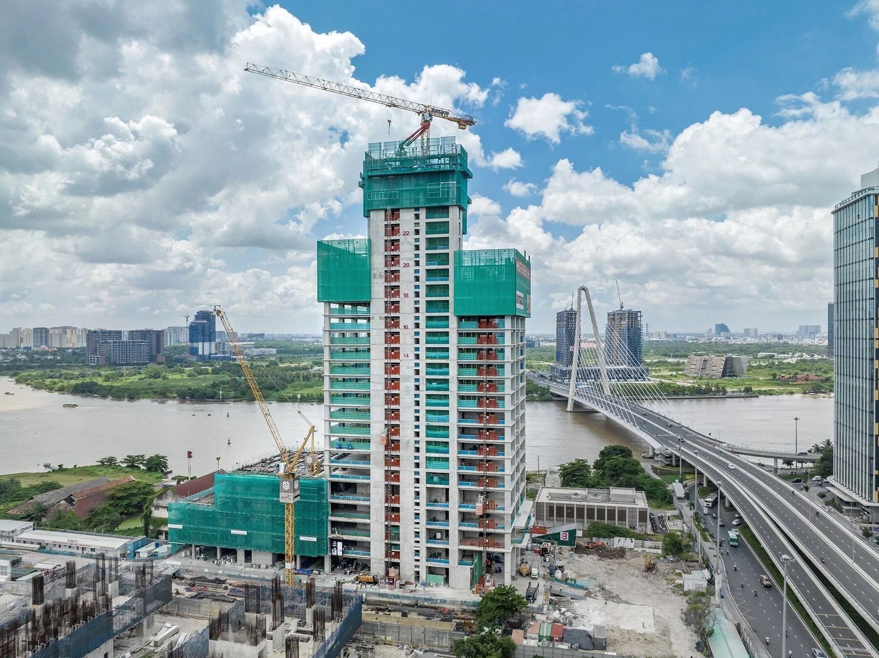 Doanh nhân kín tiếng mới trở thành Chủ tịch DN sở hữu tòa tháp đắt giá nhất khu vực Ba Son