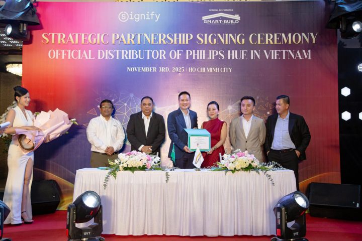 Signify hợp tác chiến lược cùng Smart Build, mở rộng hệ sinh thái ánh sáng thông minh Philips Hue tại Việt Nam.
