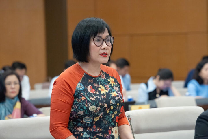 Sang tên đổi chủ, đăng ký xe máy có cần thiết phải hợp đồng công chứng không? - Ảnh 1.