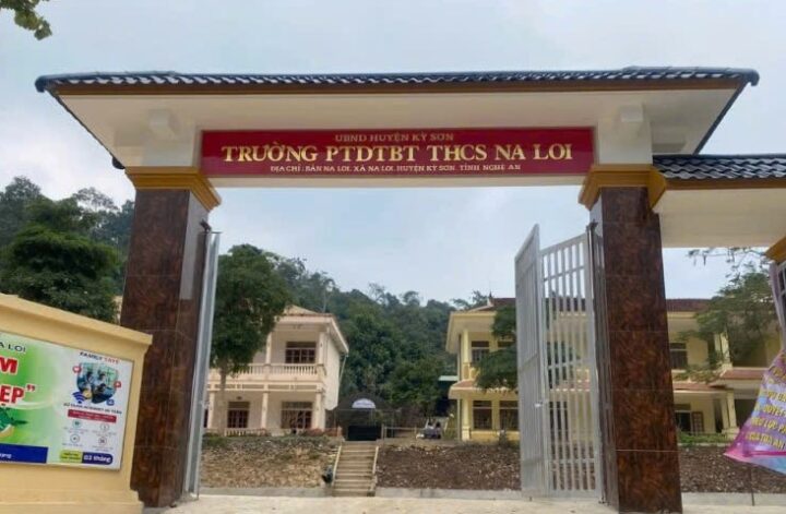 Vụ 2 nữ sinh lớp 8 lấy chồng theo tục bắt vợ: Nhà trường báo cáo sự việc - Ảnh 1.