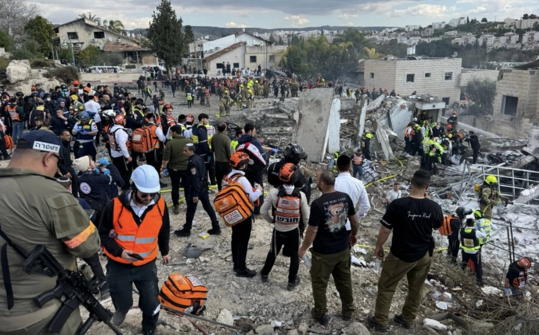 Doanh nghiệp du lịch ứng phó với tình hình du khách mắc kẹt ở Trung Đông 2026 - Ảnh 3. Doanh nghiệp du lịch ứng phó với tình hình du khách mắc kẹt ở Trung Đông 2026 - Ảnh 3.