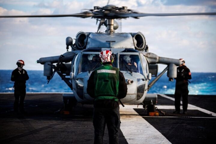 Mỹ có thể nhận "tin dữ 210 tỷ USD" từ Iran - Ảnh 1.