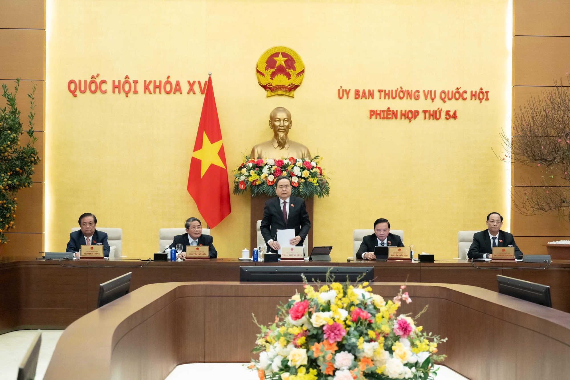 Ủy ban Thường vụ Quốc hội bàn về công tác chống lãng phí năm 2025 - Ảnh 1.