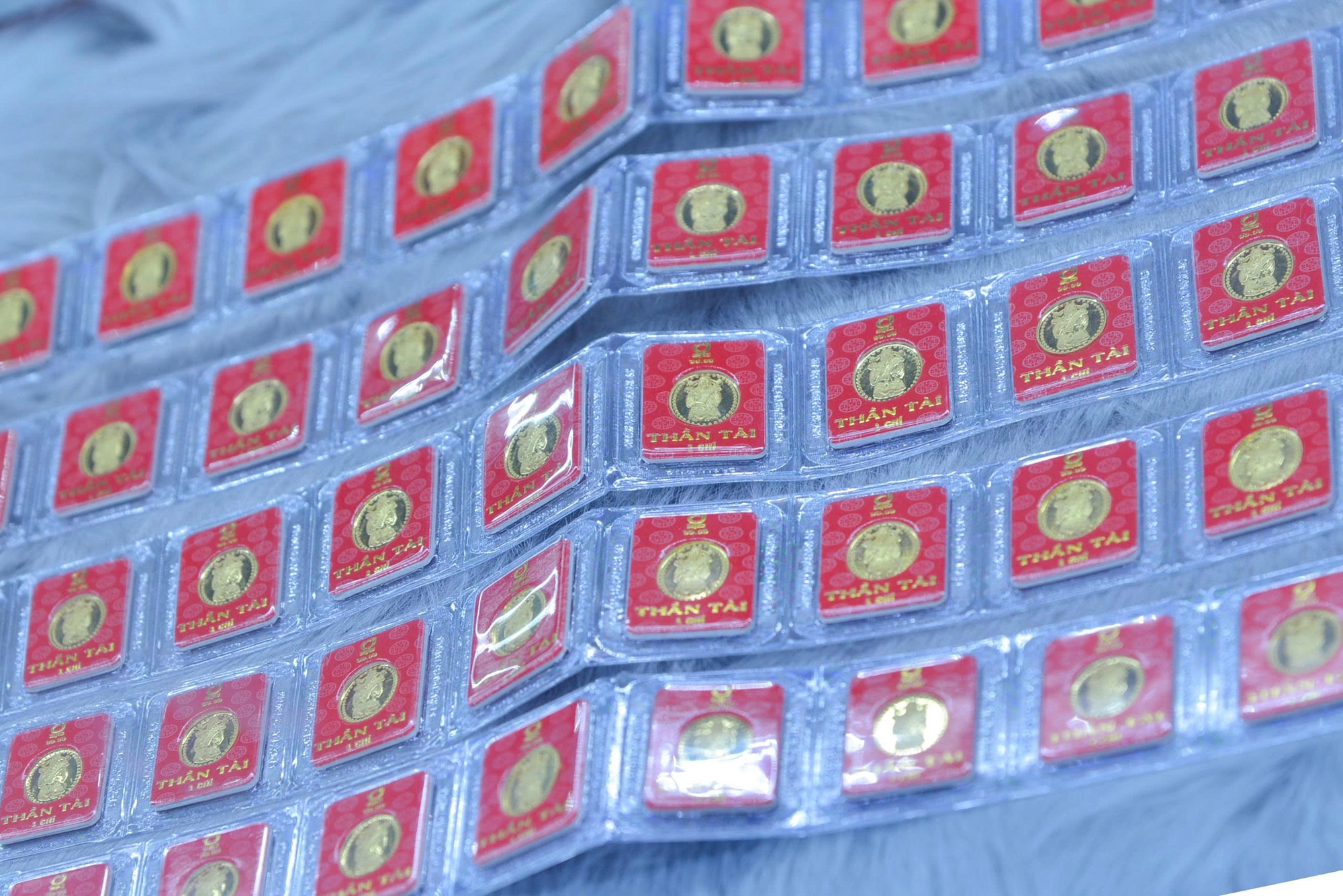 Giá vàng và bạc bất ngờ giảm mạnh ngày 2 - 3: Cập nhật tình hình thị trường 2026 - Ảnh 2.