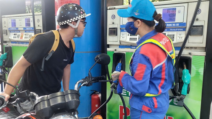 Buộc sử dụng xăng E10 từ 1 - 6 - 2026: Hướng dẫn cho chủ xe máy và ô tô - Ảnh 1.