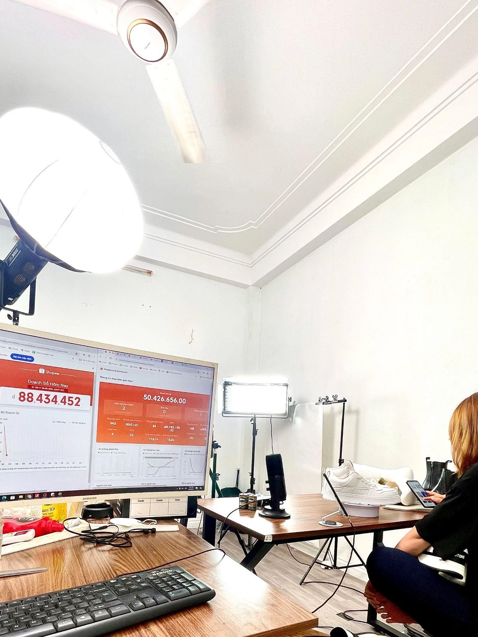 Shopee Livestream Analytics cung cấp dữ liệu theo thời gian thực giúp nhà bán có thể xây dựng nội dung và quy trình livestream “đo ni đóng giày” cho người xem.