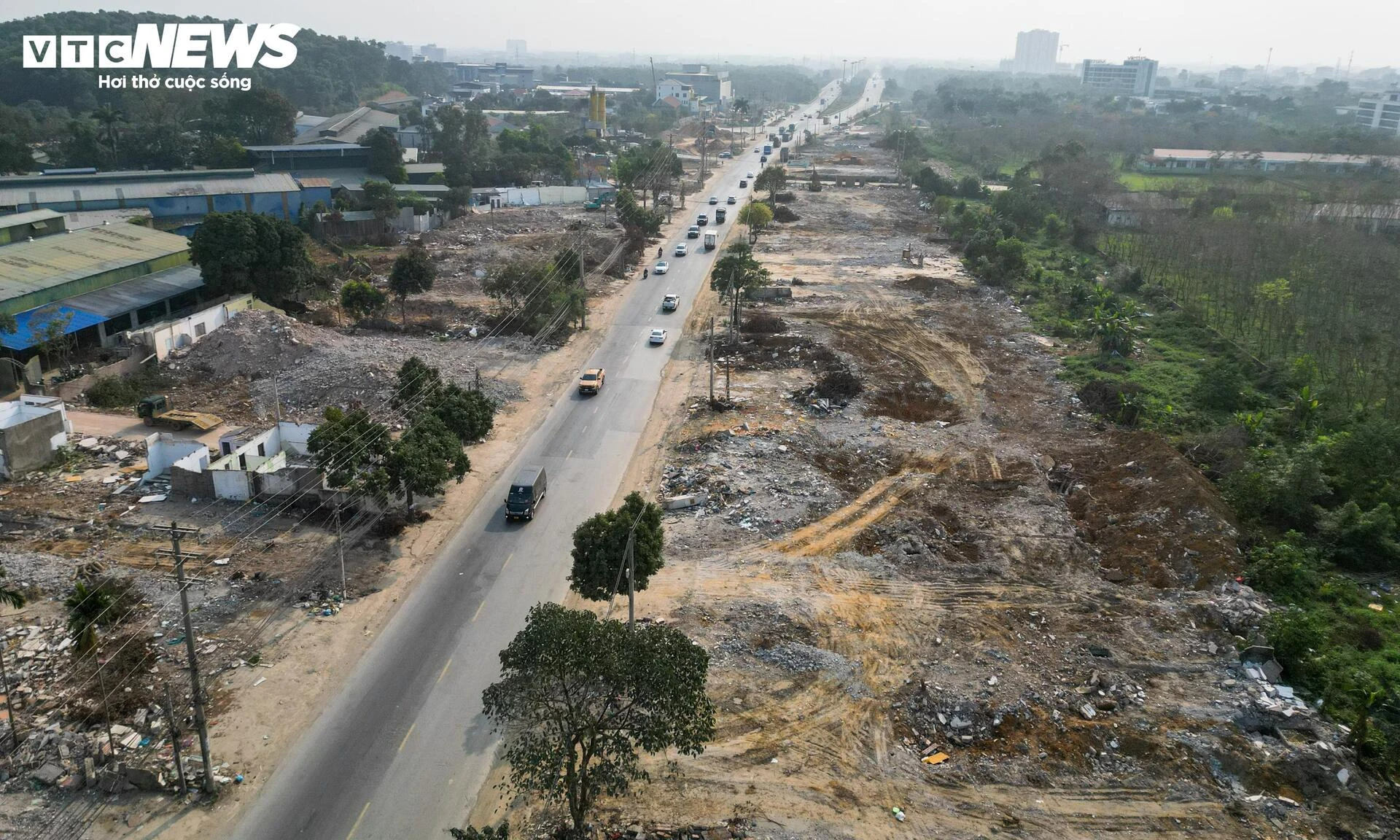 Công trường cao tốc 5 . 200 Tỷ đồng kết nối Đại lộ Thăng Long và Hà Nội - hòa bình - Ảnh 12. Công trường cao tốc 5 . 200 Tỷ đồng kết nối Đại lộ Thăng Long và Hà Nội - hòa bình - Ảnh 12.