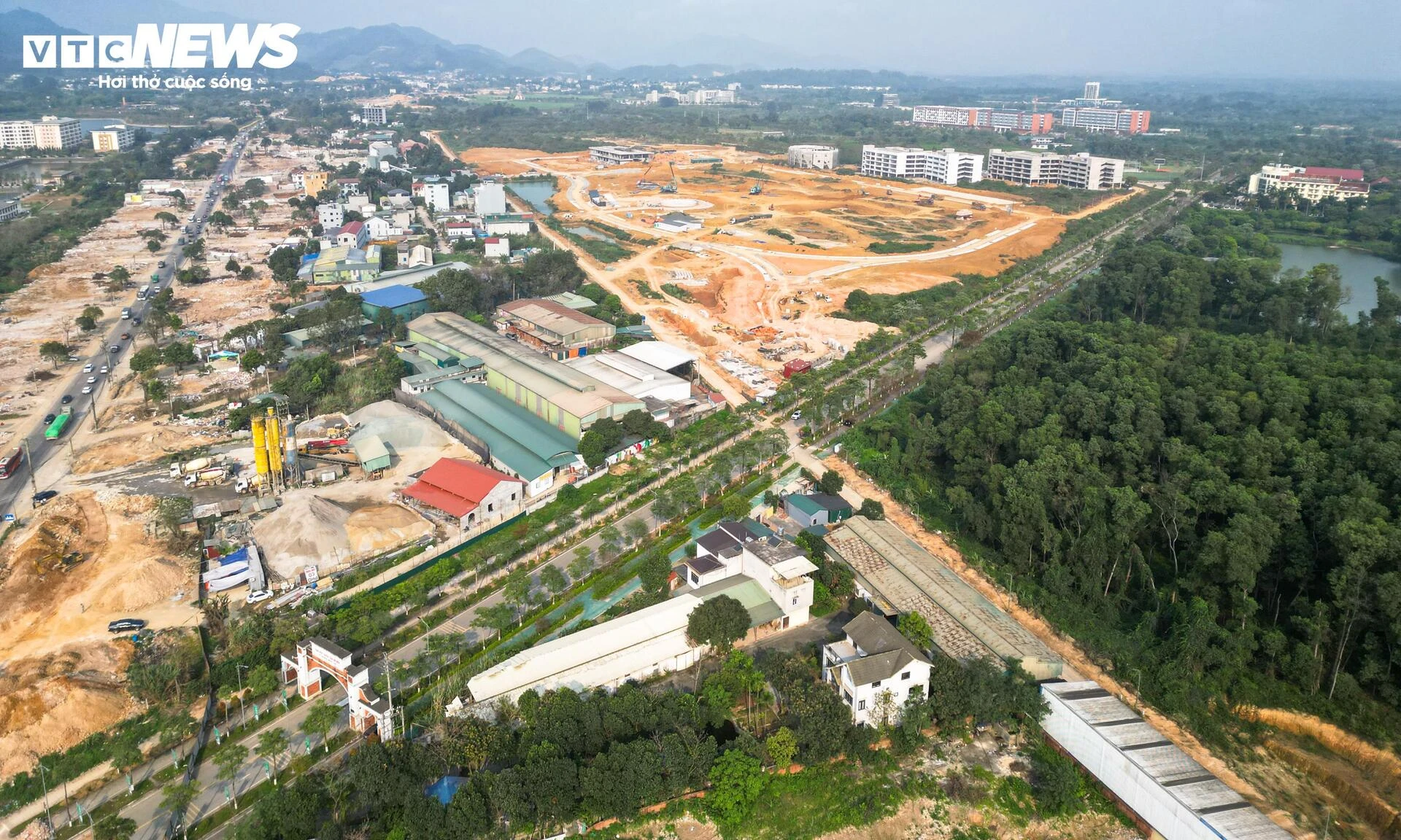 Công trường cao tốc 5 . 200 Tỷ đồng kết nối Đại lộ Thăng Long và Hà Nội - hòa bình - Ảnh 2. Công trường cao tốc 5 . 200 Tỷ đồng kết nối Đại lộ Thăng Long và Hà Nội - hòa bình - Ảnh 2.