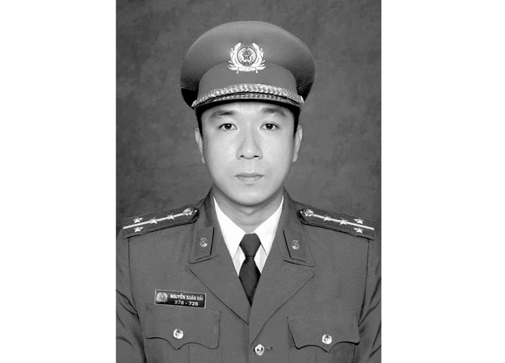 Truy thăng cấp bậc hàm Thiếu tá Nguyễn Xuân Hải sau hy sinh khi bắt cát tặc - Ảnh 1.