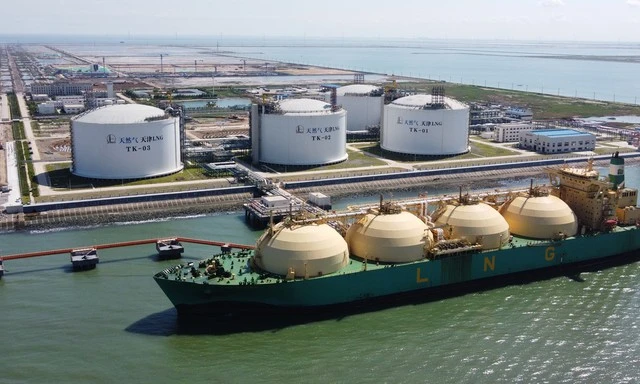 Quốc gia tiêu thụ LNG lớn nhất thế giới làm 1 việc - thị trường khí đốt toàn cầu lập tức sôi sục - Ảnh 1.
