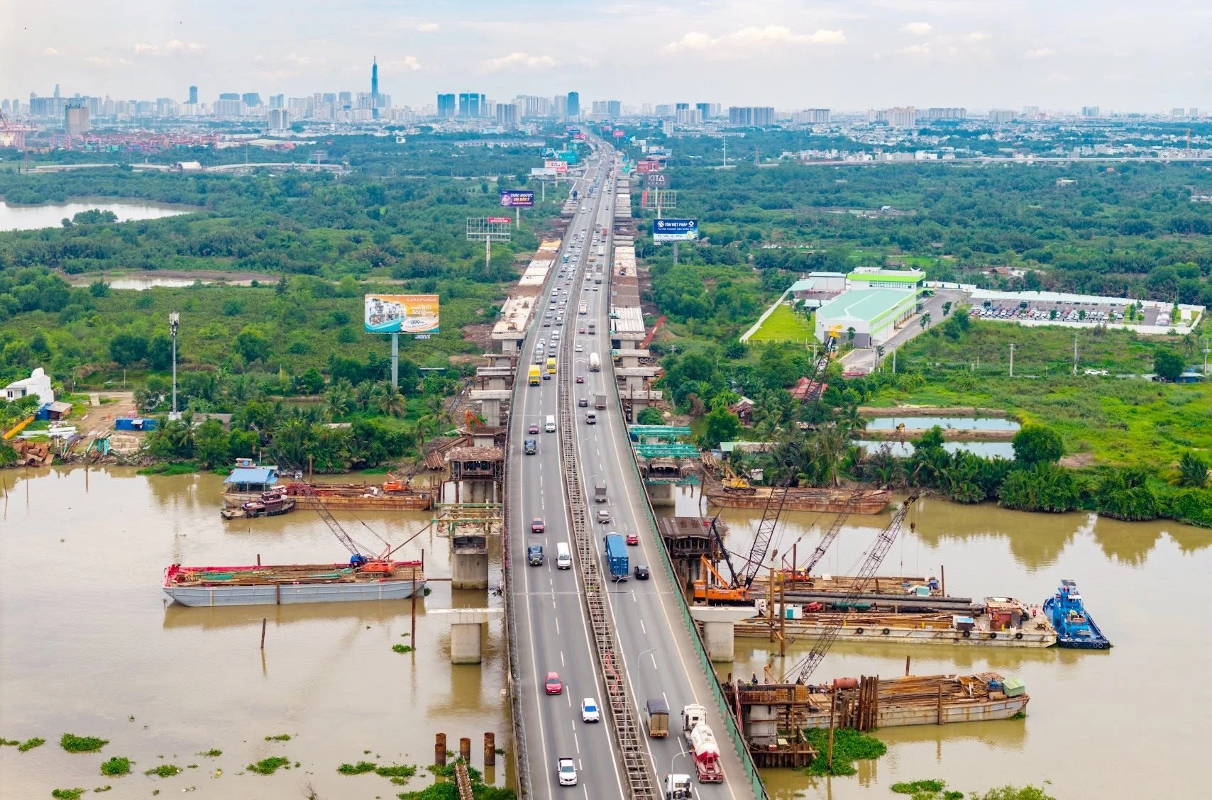 Đèo Cả còn chưa đầy 180 ngày để hoàn thành dự án kết nối sân bay 16 tỷ USD - Ảnh 1. Đèo Cả còn chưa đầy 180 ngày để hoàn thành dự án kết nối sân bay 16 tỷ USD - Ảnh 1.