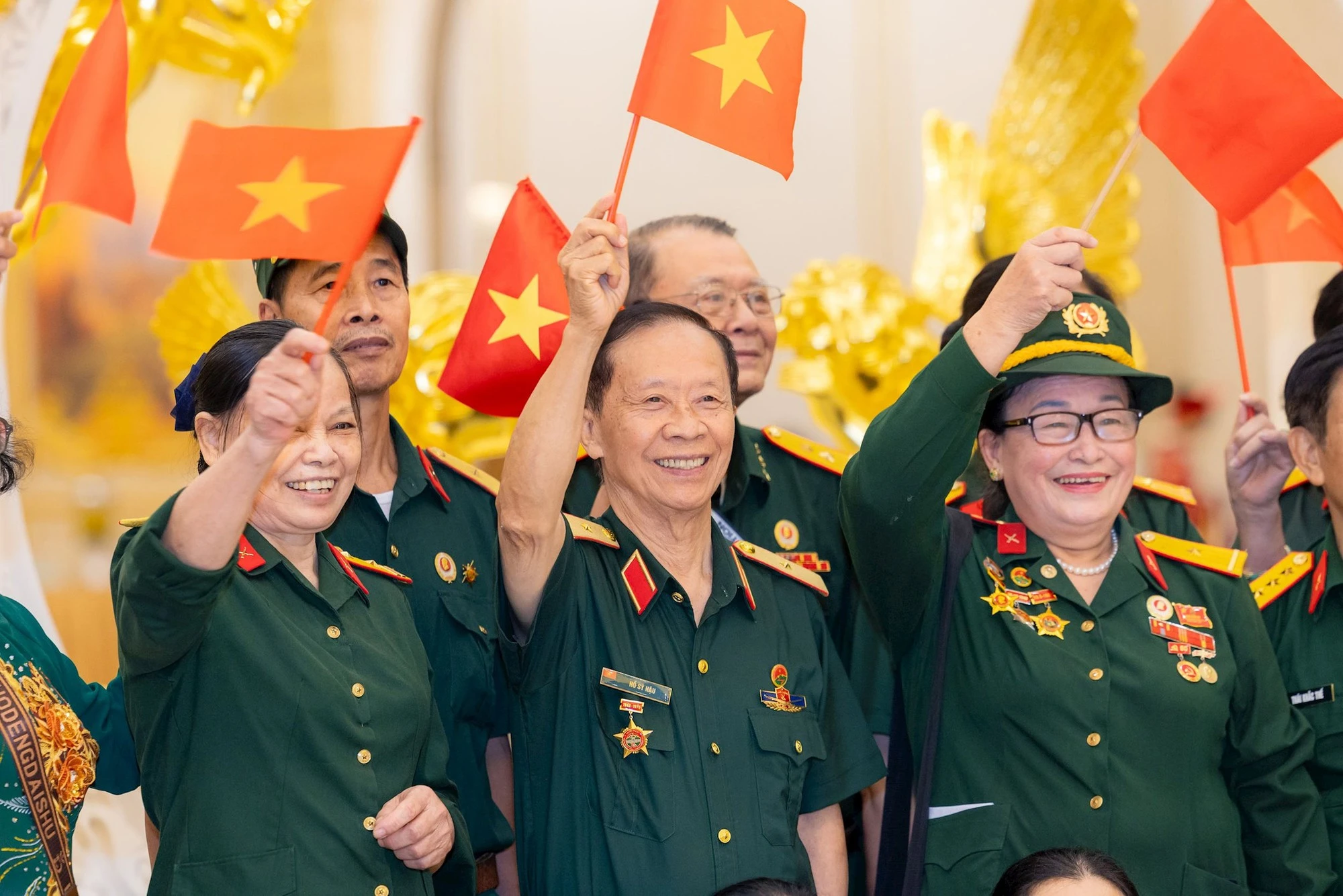 Xem “kỳ quan” tái hiện 4.000 năm lịch sử VN của tỷ phú Phạm Nhật Vượng, NSƯT Quang Thắng ao ước làm 1 việc - Ảnh 5.