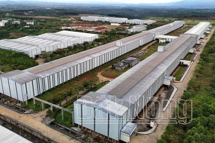 Sau 10 năm thai nghén, Việt Nam sắp ra lò mẻ kim loại chiến lược làm máy bay, tàu vũ trụ tại nhà máy 18.400 tỷ đồng - Ảnh 1. Sau 10 năm thai nghén, Việt Nam sắp ra lò mẻ kim loại chiến lược làm máy bay, tàu vũ trụ tại nhà máy 18.400 tỷ đồng - Ảnh 1.