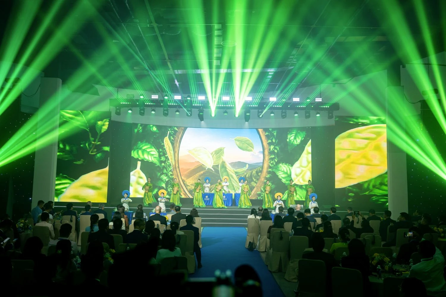 Tiết mục mở màn múa